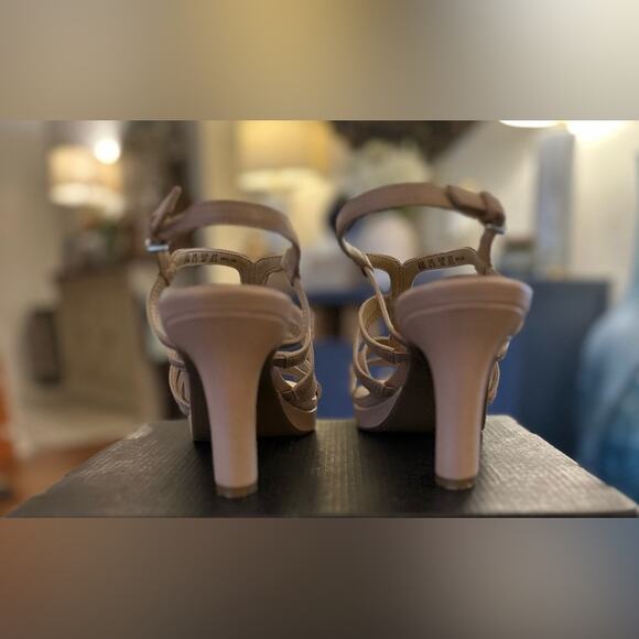 Naturalizer Baylor CremeBrulee/Nude Beige Strappy Heels. Size 9M. Worn Once - Picture 9 of 16